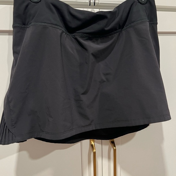 Lululemon size 6 pleated skirt black - Picture 7 of 11